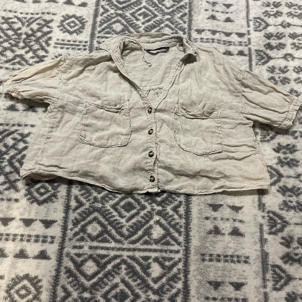 Crop top half sleeve shirt